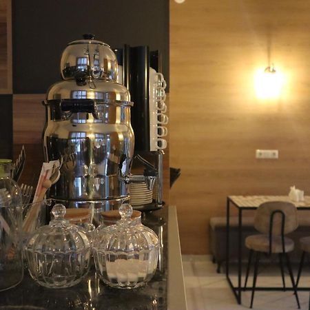 Horizons Hotel Rooms Batumi Bagian luar foto