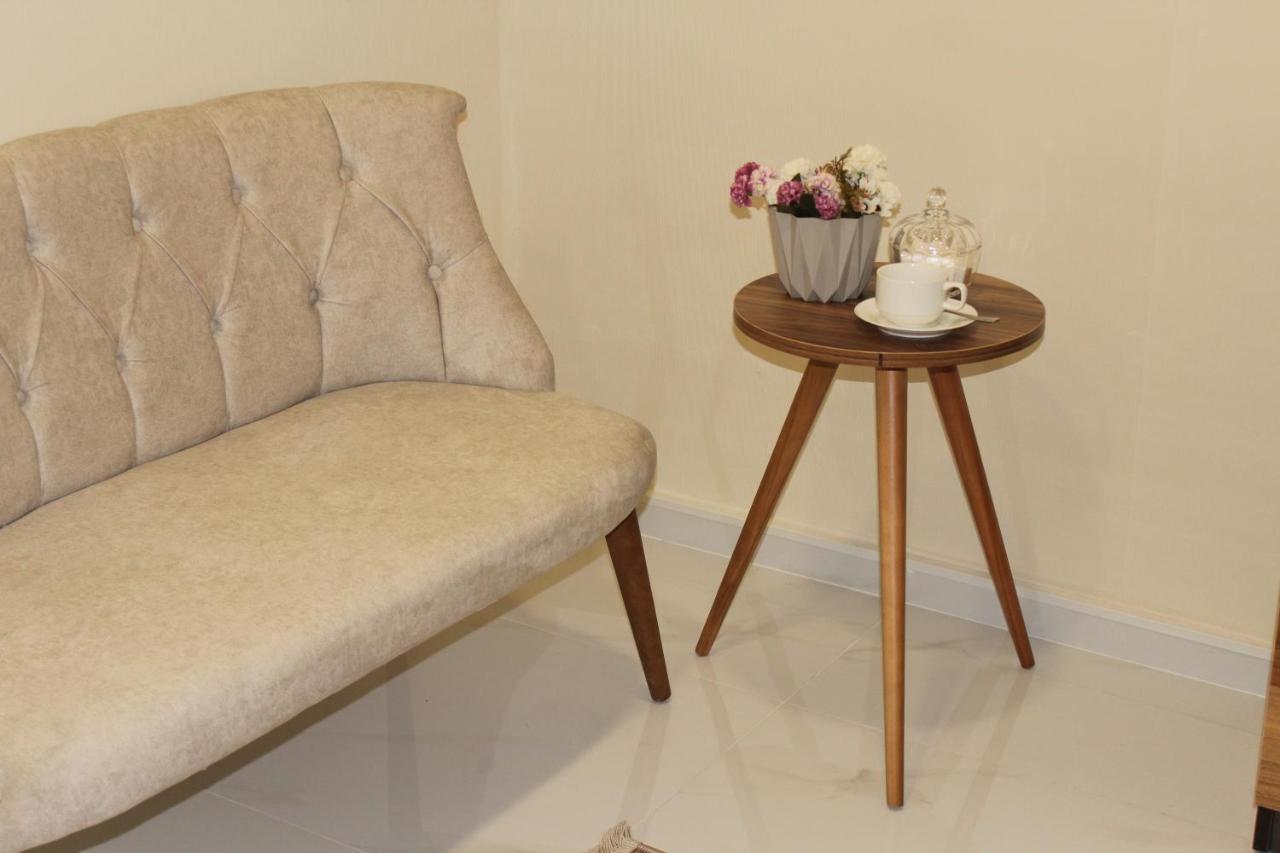 Horizons Hotel Rooms Batumi Bagian luar foto