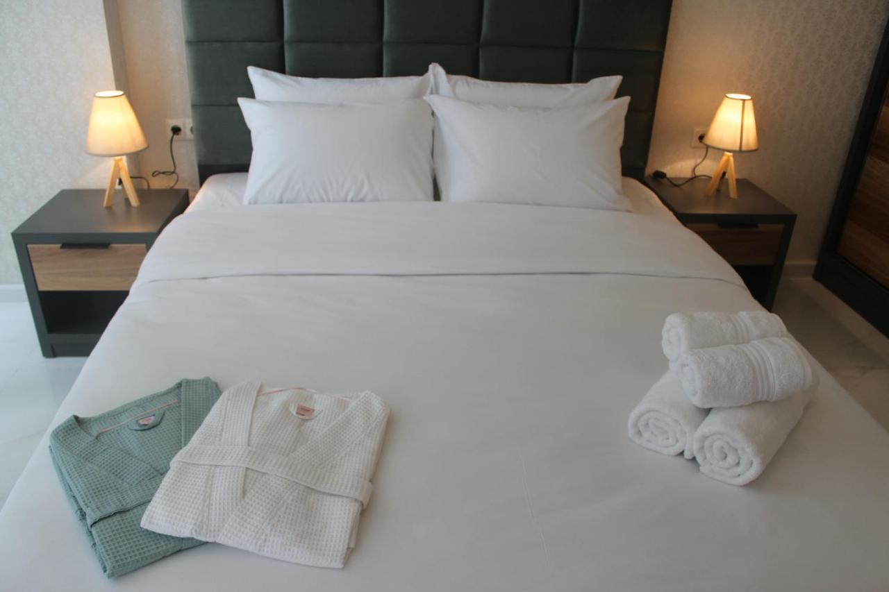 Horizons Hotel Rooms Batumi Bagian luar foto