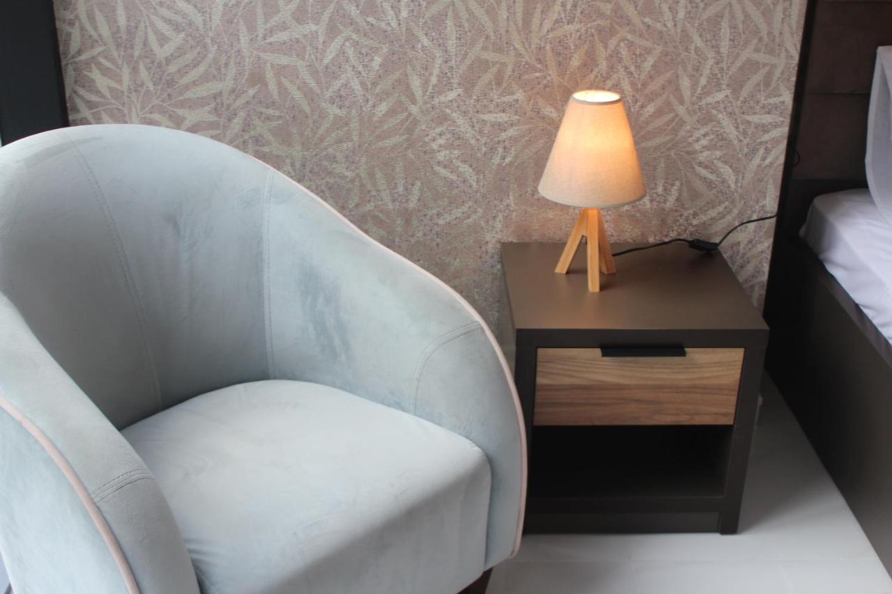 Horizons Hotel Rooms Batumi Bagian luar foto