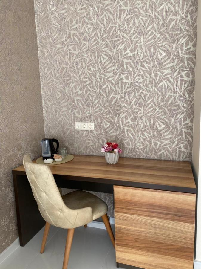 Horizons Hotel Rooms Batumi Bagian luar foto