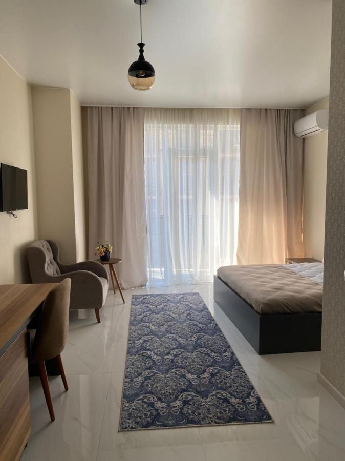 Horizons Hotel Rooms Batumi Bagian luar foto