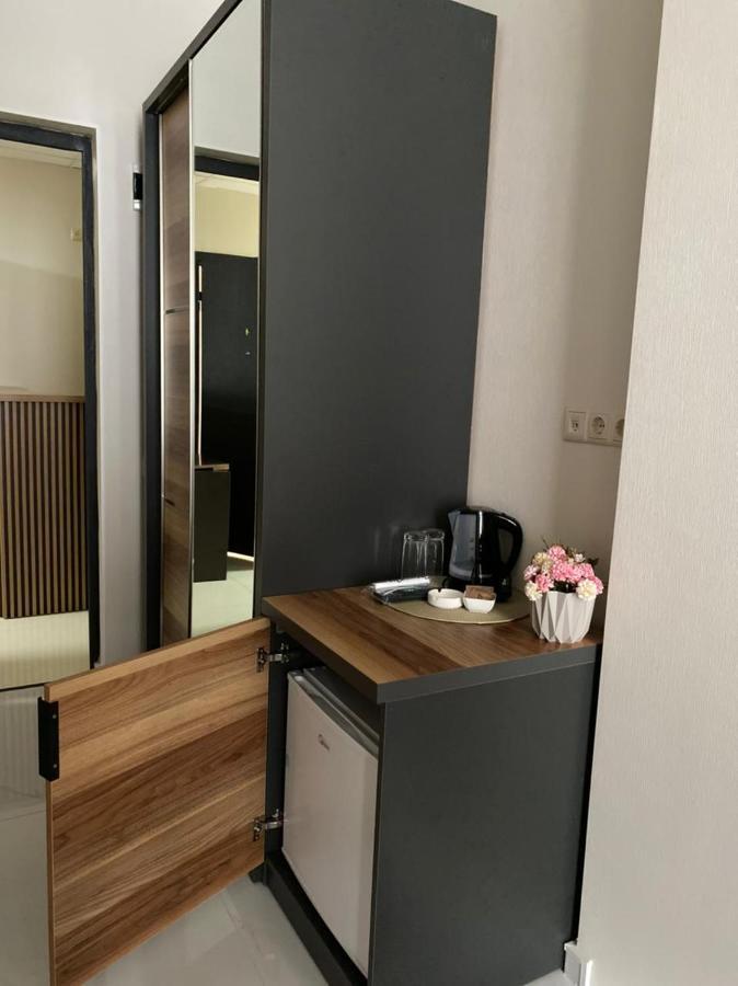 Horizons Hotel Rooms Batumi Bagian luar foto