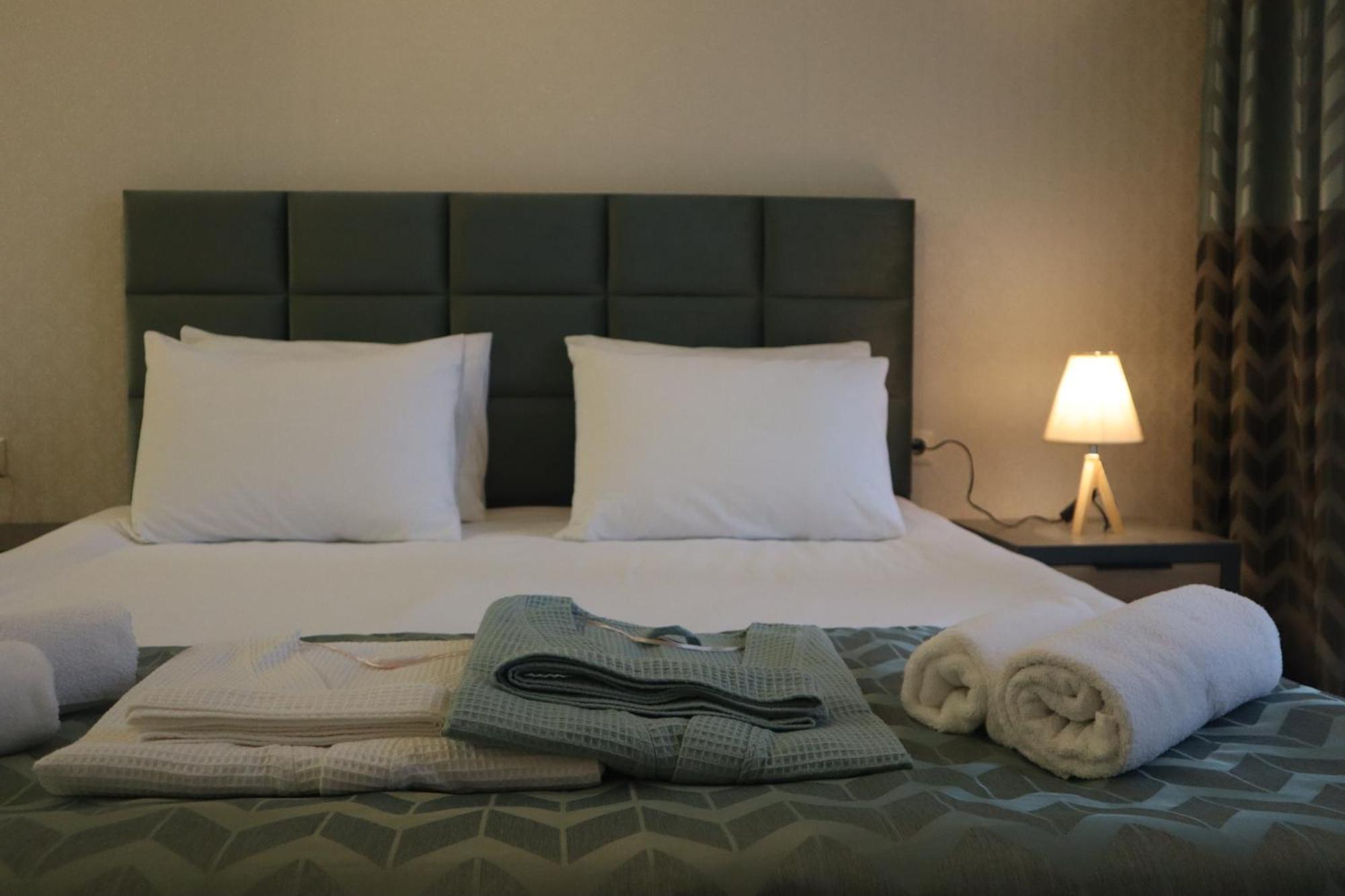 Horizons Hotel Rooms Batumi Bagian luar foto