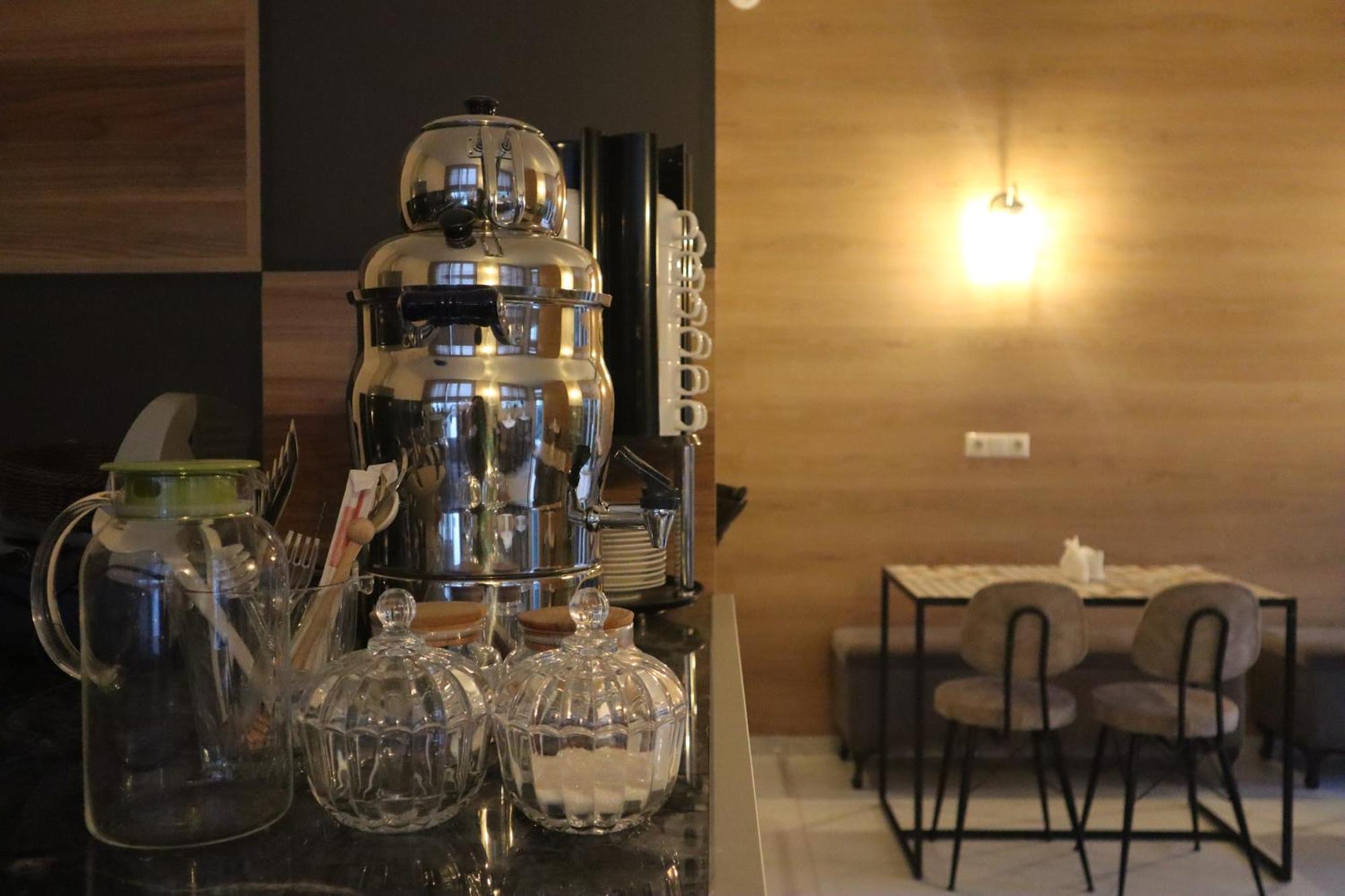 Horizons Hotel Rooms Batumi Bagian luar foto