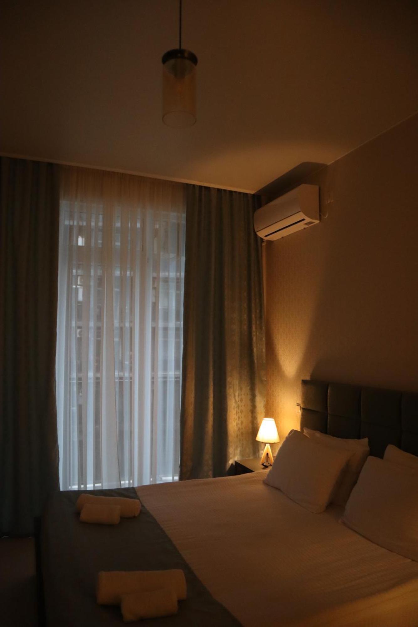 Horizons Hotel Rooms Batumi Bagian luar foto