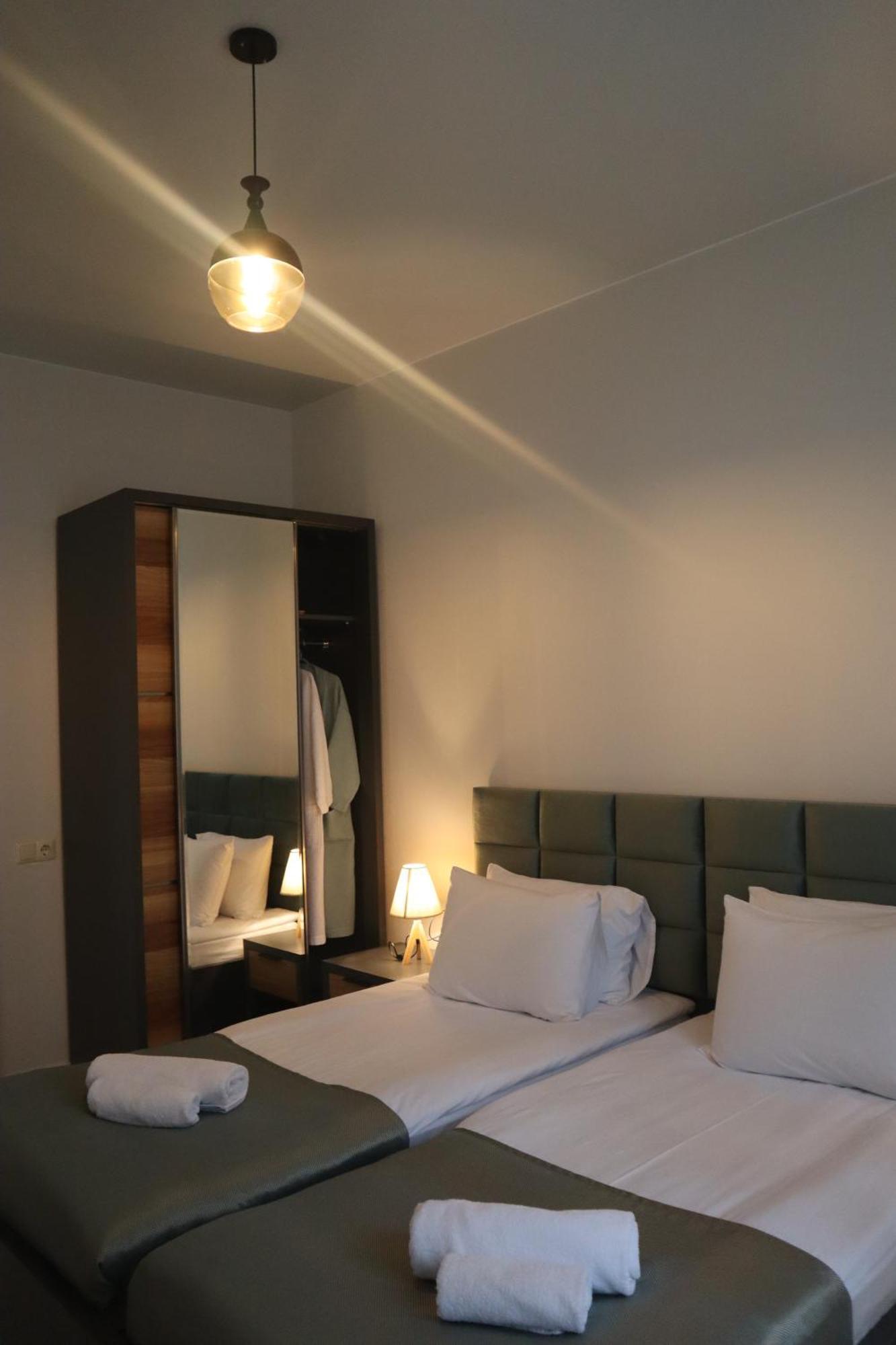 Horizons Hotel Rooms Batumi Bagian luar foto