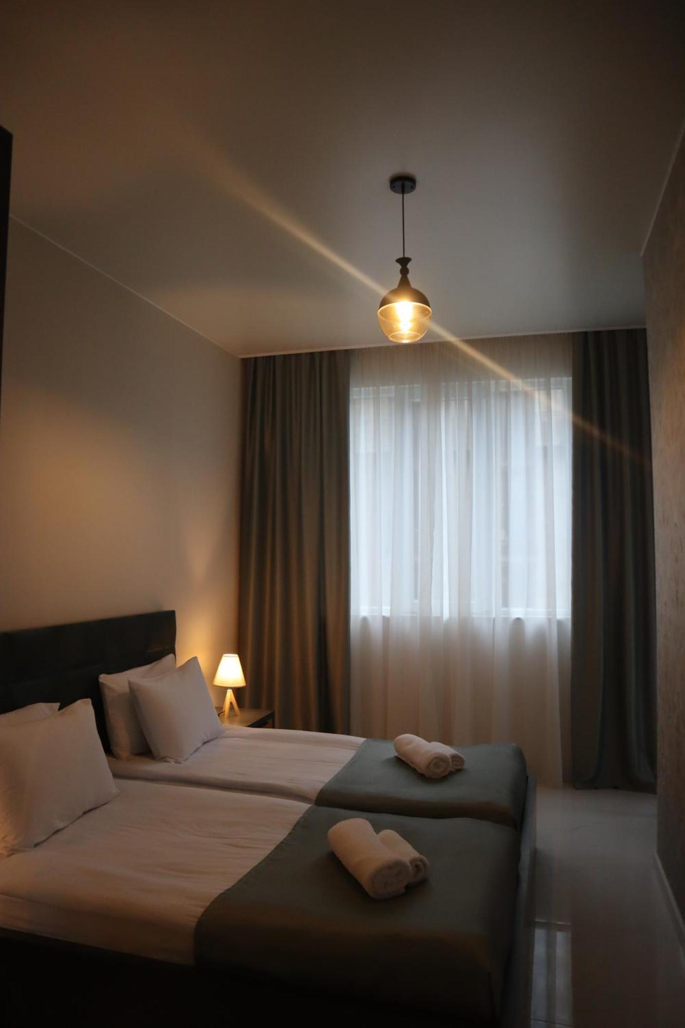 Horizons Hotel Rooms Batumi Bagian luar foto