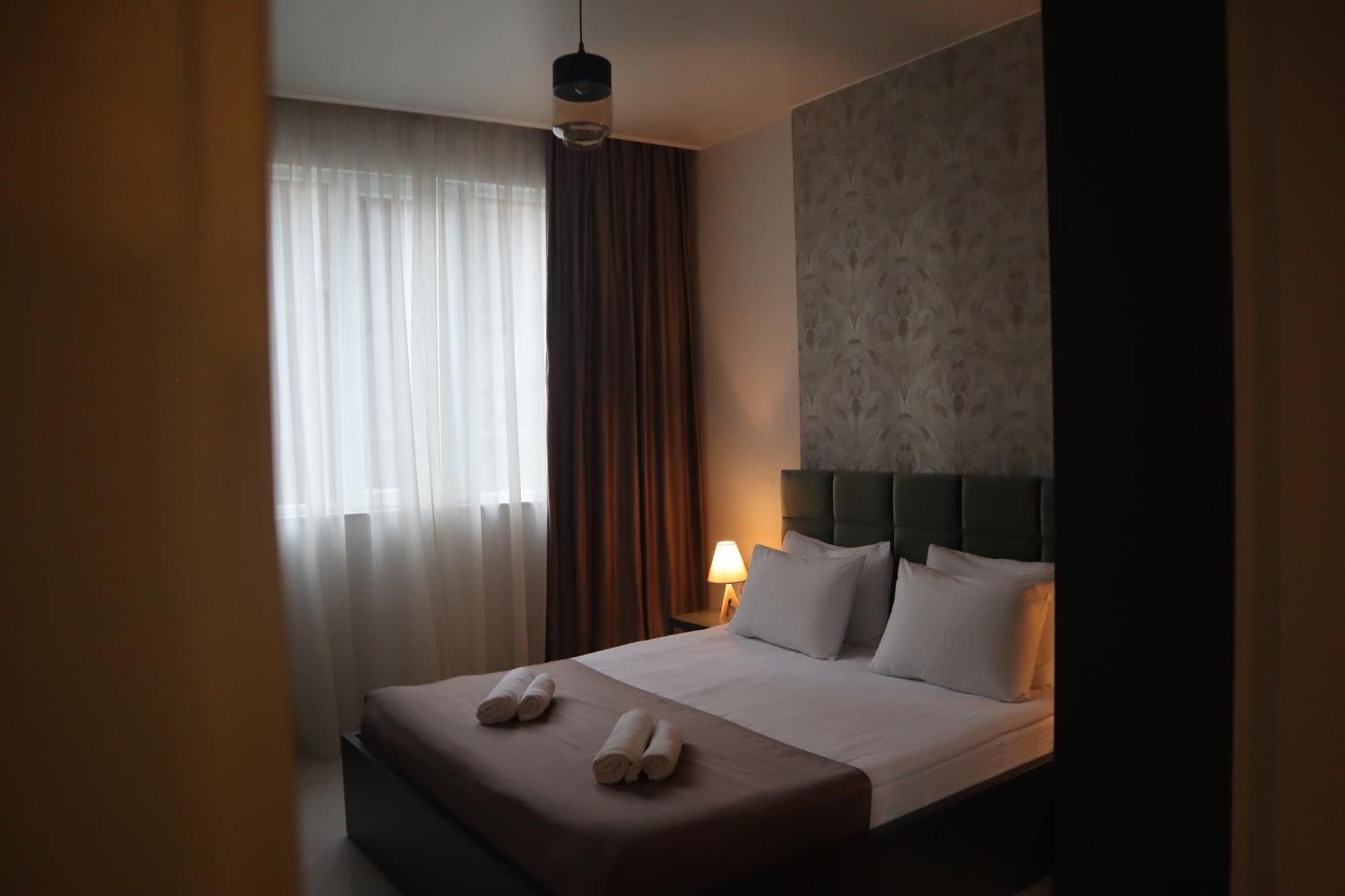 Horizons Hotel Rooms Batumi Bagian luar foto
