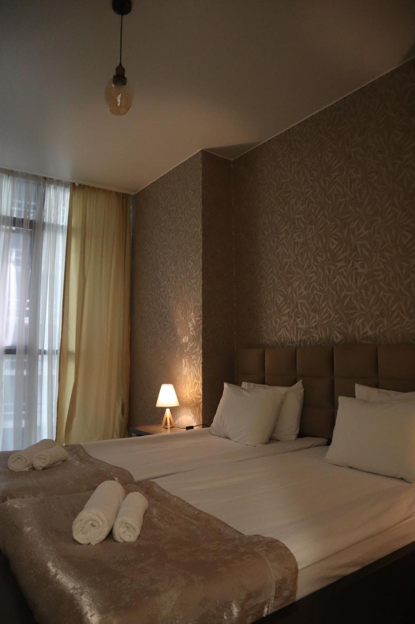Horizons Hotel Rooms Batumi Bagian luar foto
