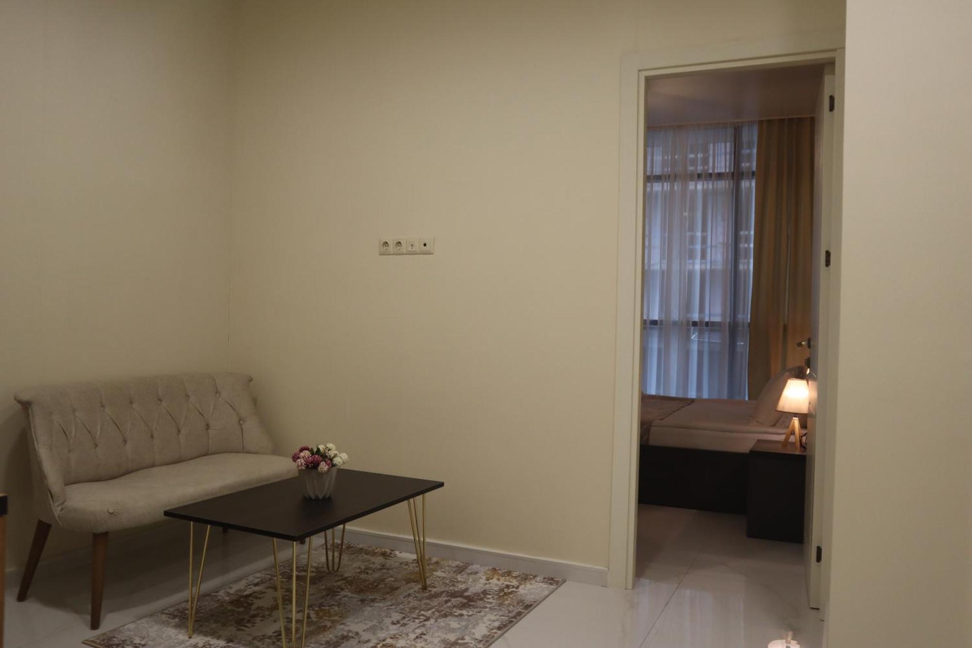 Horizons Hotel Rooms Batumi Bagian luar foto